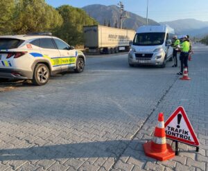 Muğla’nın Köyceğiz İlçe Emniyet Müdürlüğü tarafından yapılan uygulamalarda 9 araç