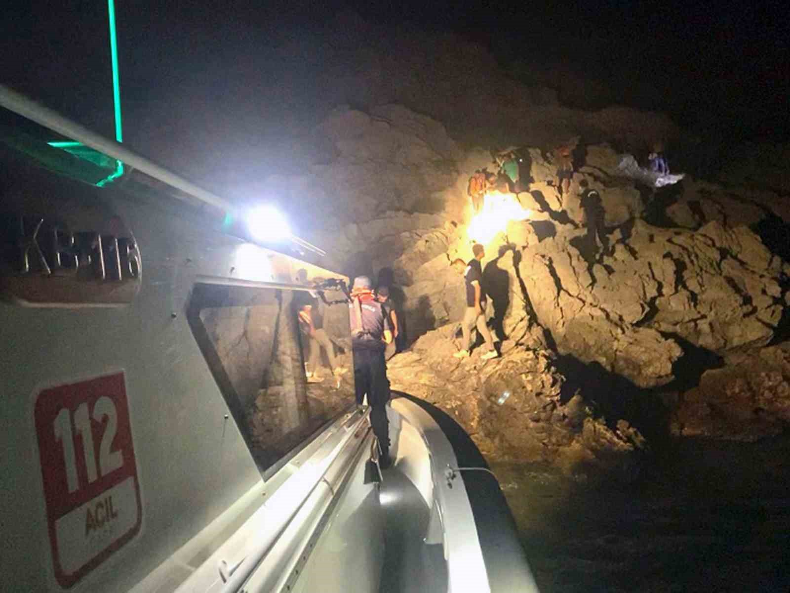 Marmaris Armella koyunda 14 düzensiz göçmen yakalandı Muğla’nın Marmaris ilçesinde Armella