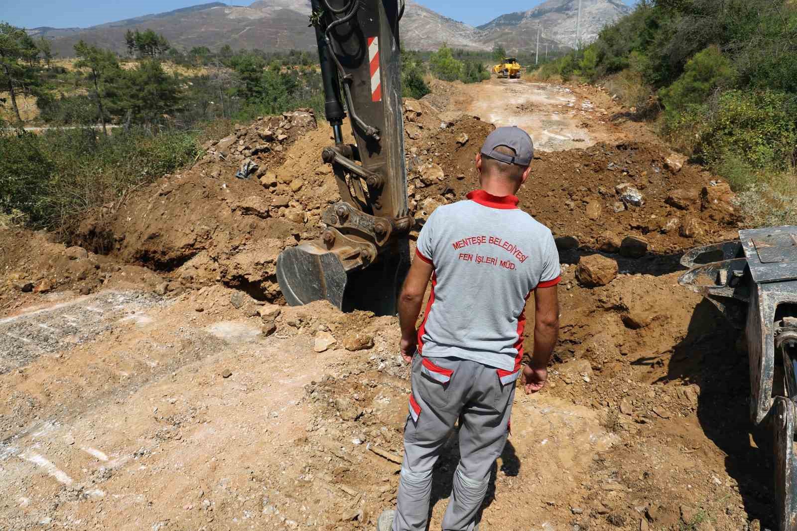 Menteşe’de yol çalışmalarıyla ulaşım güvenliği artıyor Menteşe Belediyesi, kent merkezi