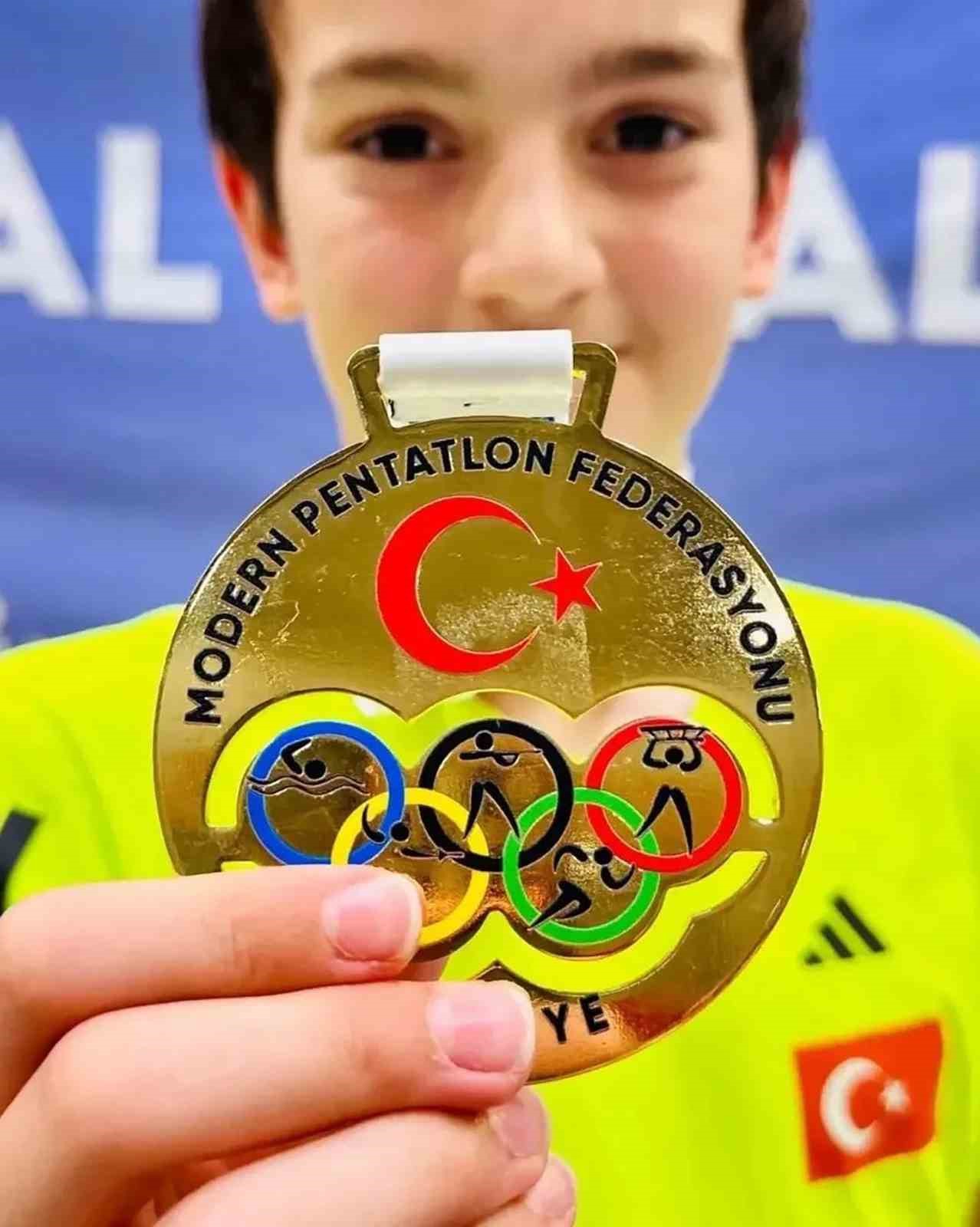 Muğla Büyükşehir Belediyesi Spor Kulübü sporcusu Kerem Batur Genç, 20-21