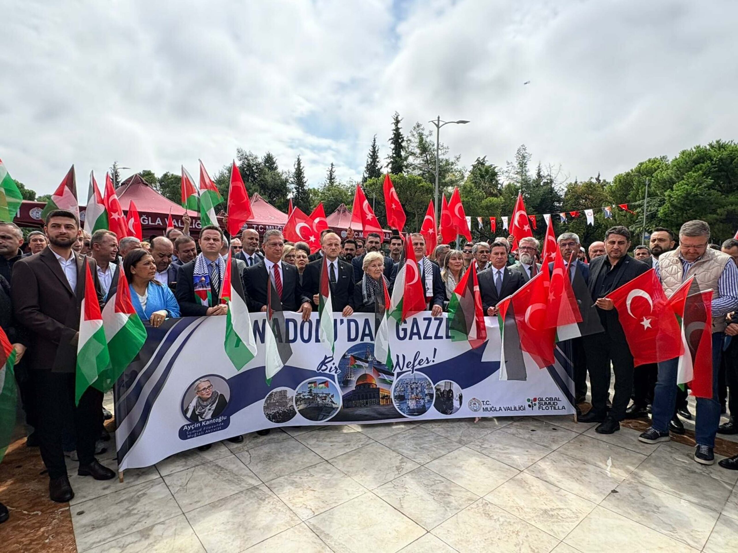 Aziz ŞAHİN/MUĞLA, (DHA)- MUĞLA'nın Menteşe ilçesinde, Gazze'ye insani yardım amacıyla