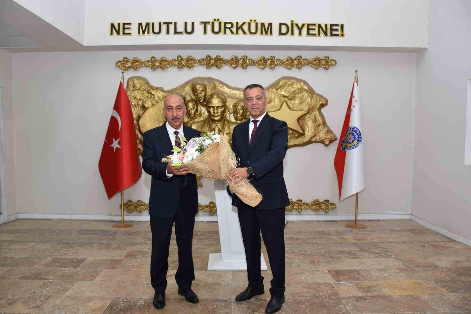 Muğla’nın yeni Emniyet Müdürü görevine başladı Cumhurbaşkanlığı Kararnamesi ile Muğla İl Emniyet Müdürlüğü görevine atanan Süleyman