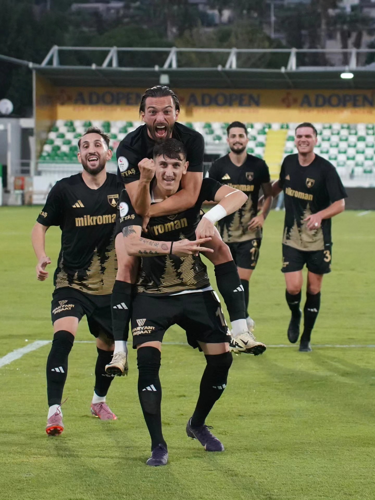 BODRUM, (DHA) - TFF 2’nci Lig Beyaz Grup’ta Muğlaspor üst