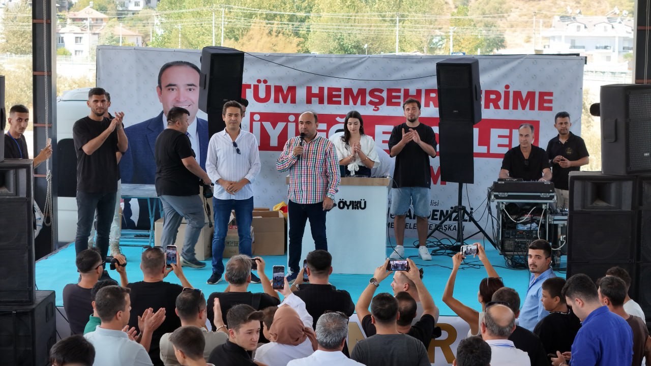 Seydikemer Oto-Fest Fuarı, otomobil ve modifiye tutkunlarını bir araya getirdi.