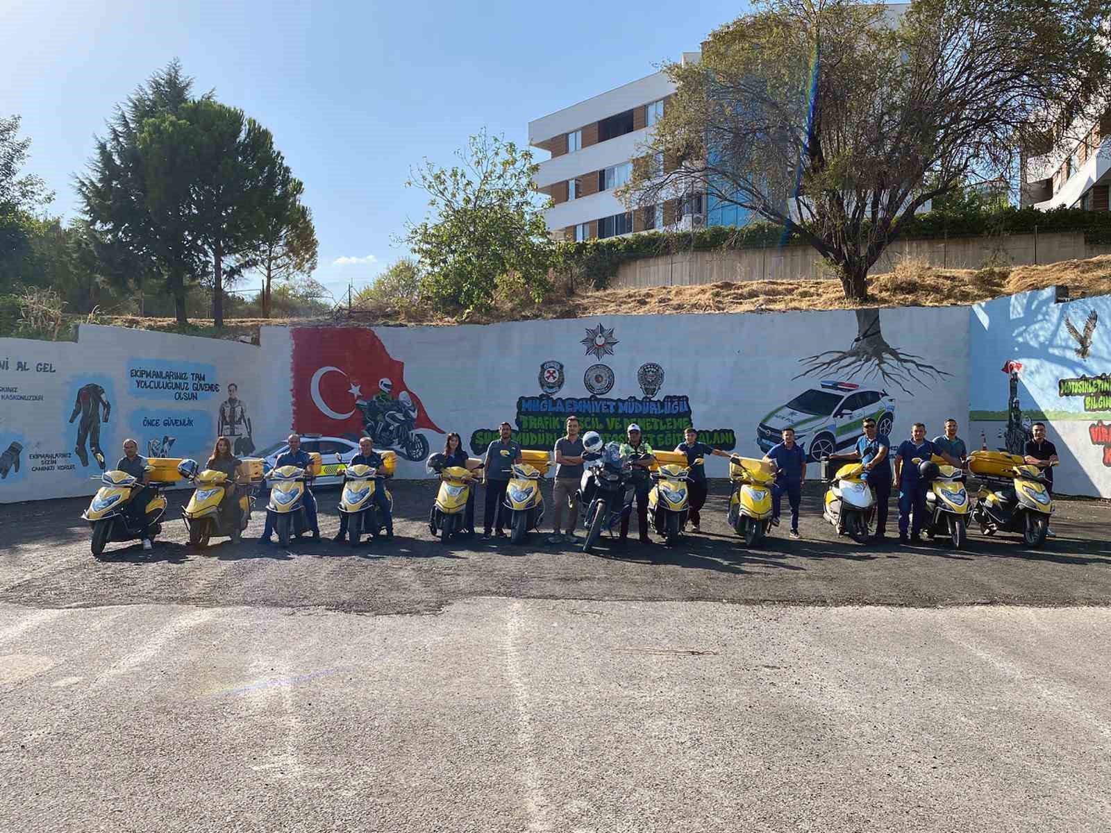 Posta dağıtım kuryelerine güvenli sürüş eğitimi Muğla Emniyet Müdürlüğü Trafik