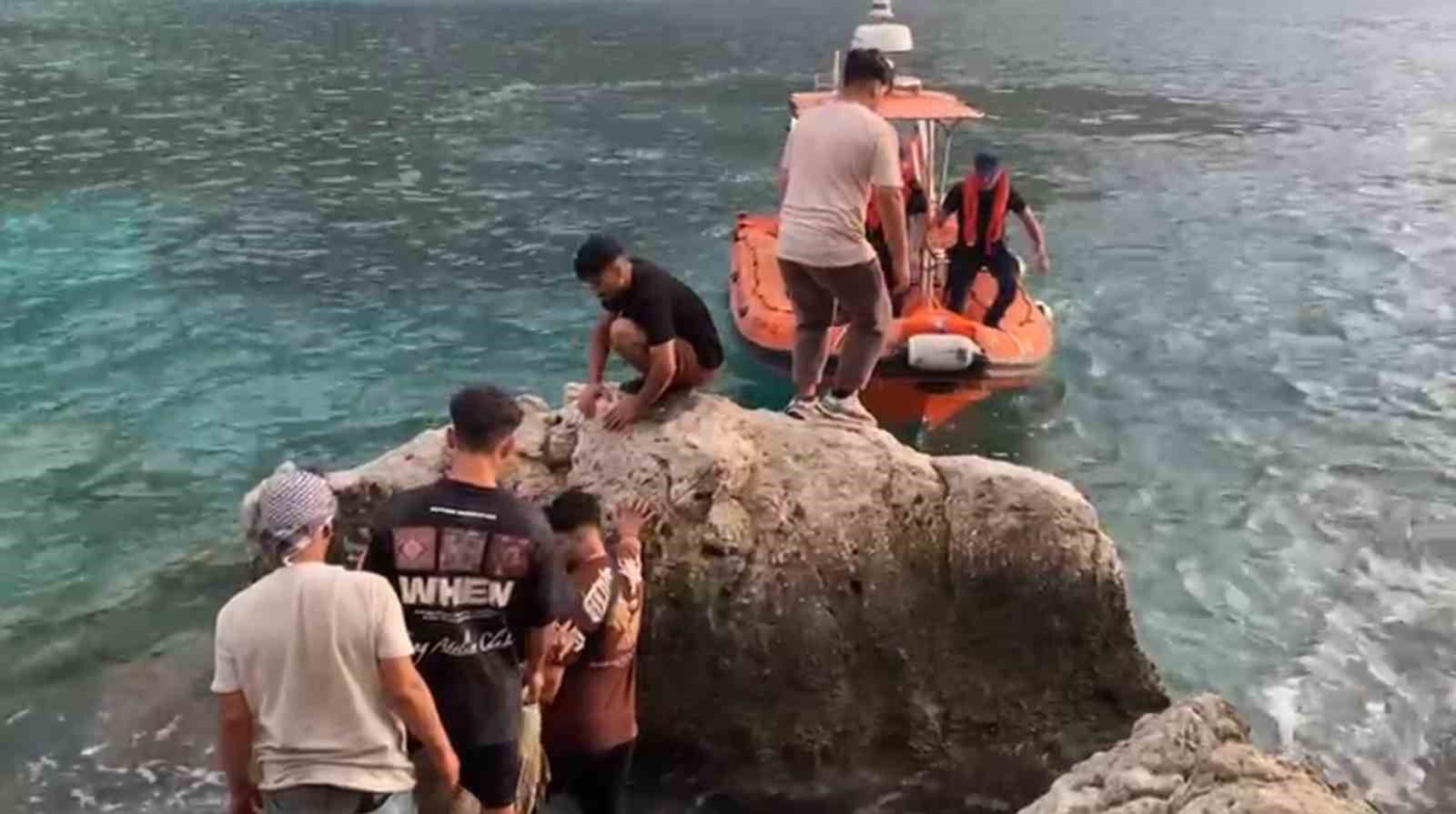 Seydikemer’de 23 düzensiz göçmen yakalandı Muğla’nın Seydikemer ilçesinde karadan