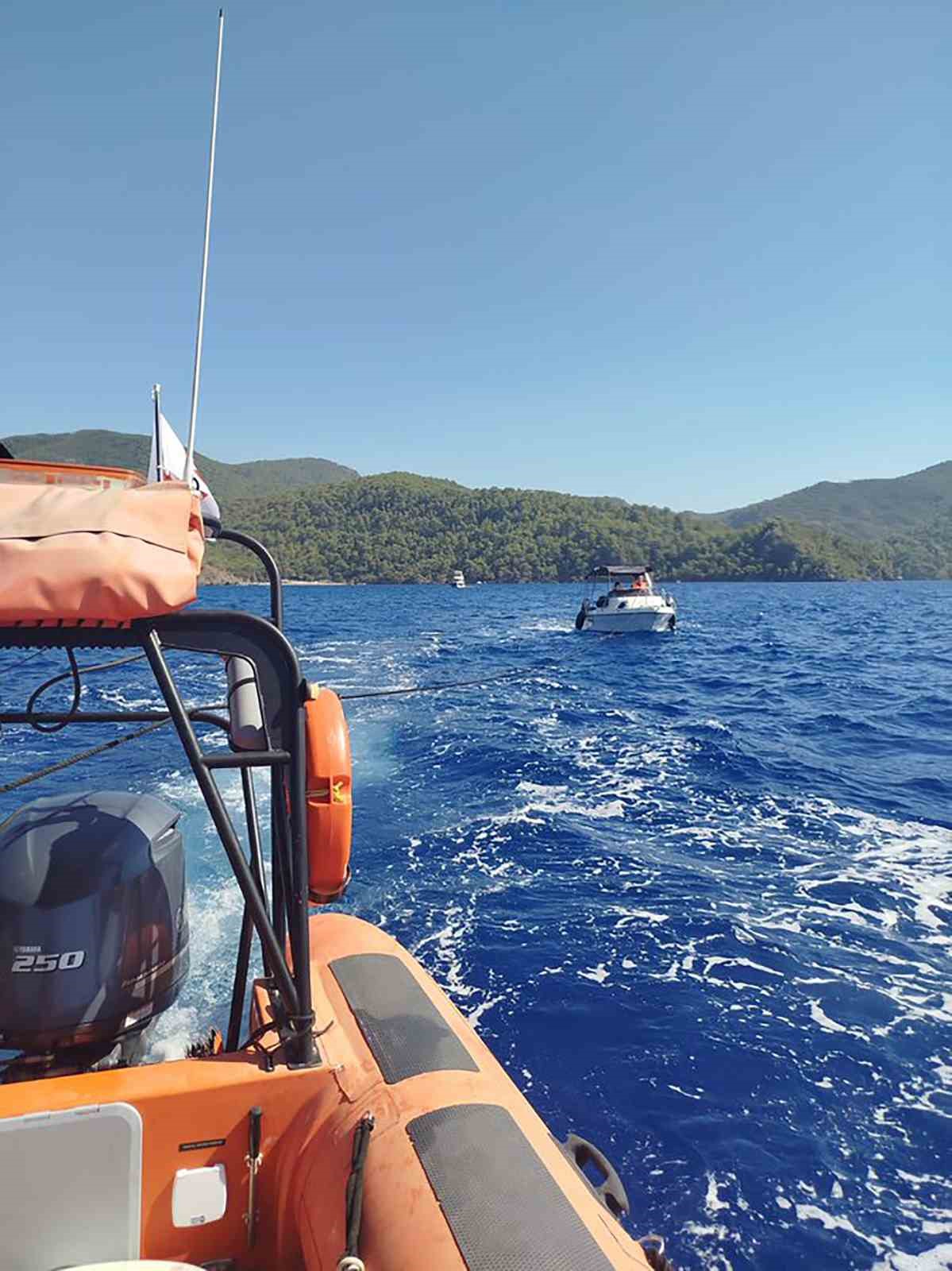Şeytan adası açıklarında sürüklenen tekne kurtarıldı Muğla’nın Fethiye ilçesi açıklarında
