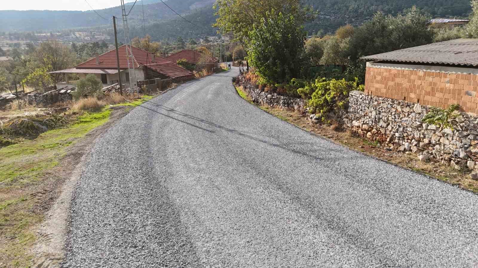 5 kırsal mahallenin yol yapım çalışmalarında sona gelindi Muğla Büyükşehir Belediyesi, Menteşe Belediyesi ile koordineli olarak 5 kırsal