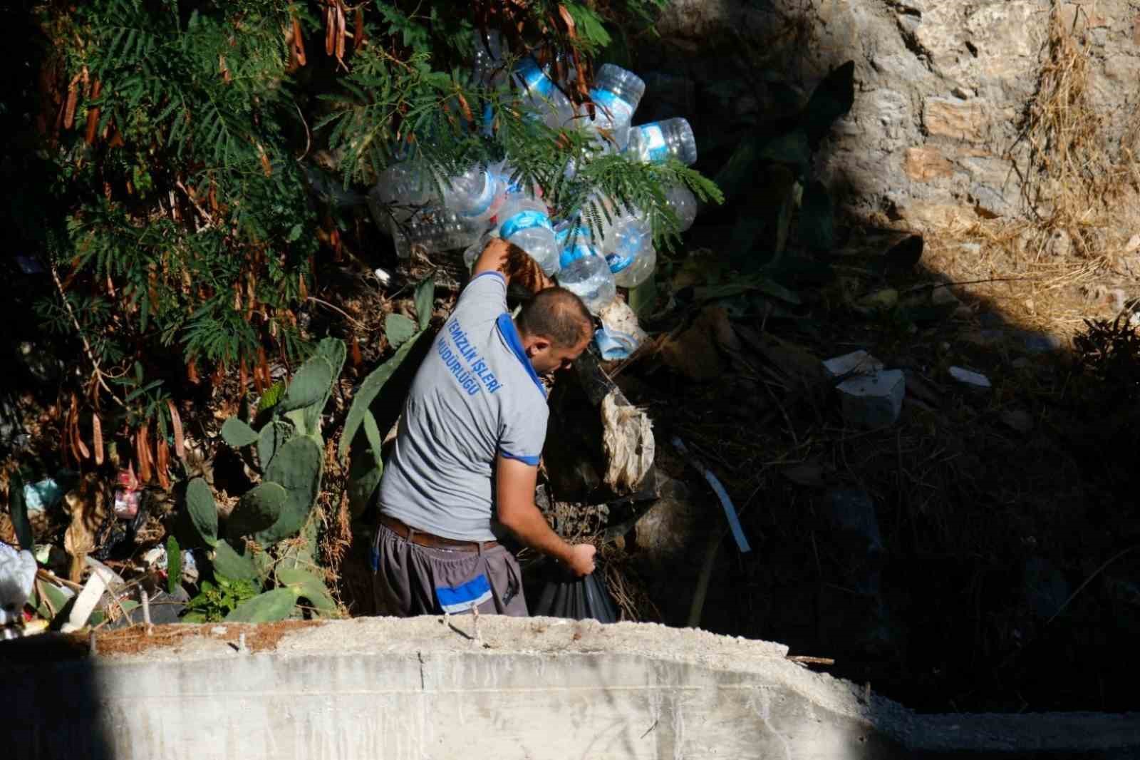 Bodrum Belediyesi ekipleri, Meteoroloji Genel Müdürlüğü tarafından yapılan kuvvetli yağış