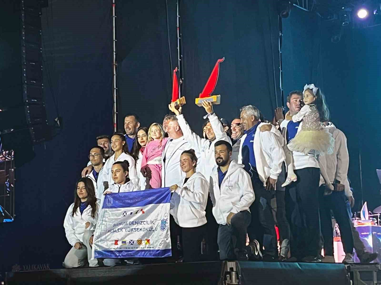 MSKÜ Bodrum Denizcilik Meslek Yüksekokulu Yat Kaptanlığı Programı öğrencileri ve