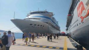 Muğla’nın Bodrum ilçesinde gelen "Resilient Lady" ve "Astoria Grande" adlı