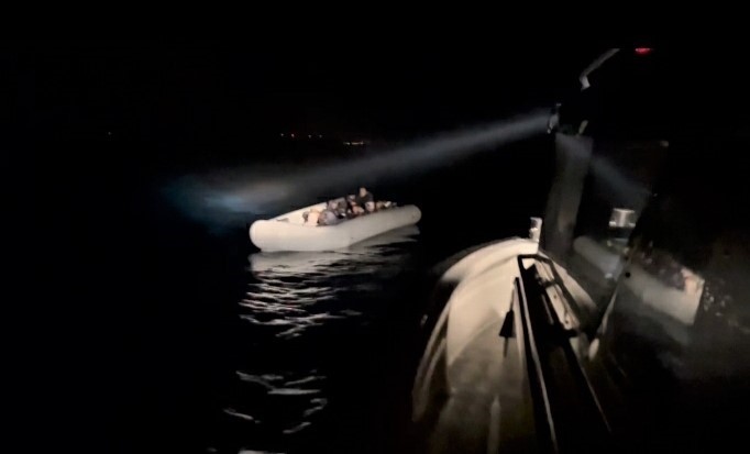 Muğla’nın Bodrum ilçesinde Sahil Güvenlik ekiplerinin yaptığı operasyonlarda 33 düzensiz
