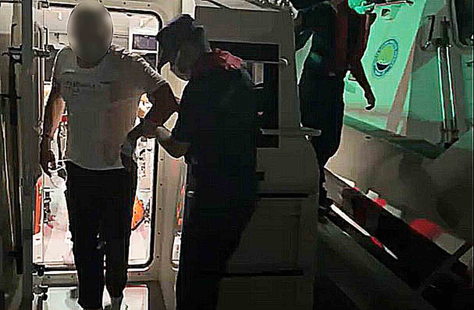Fethiye’de ticari yatta rahatsızlanan vatandaşa Sahil Güvenlikten tıbbi tahliye Muğla’nın Fethiye ilçesi açıklarında seyreden ticari yatta rahatsızlanan vatandaş Sahil