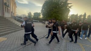 Gülgün AKYOKUŞ/ FETHİYE(Muğla), (DHA)- MUĞLA’nın Fethiye ilçesinde düzenlenen uyuşturucu operasyonunda