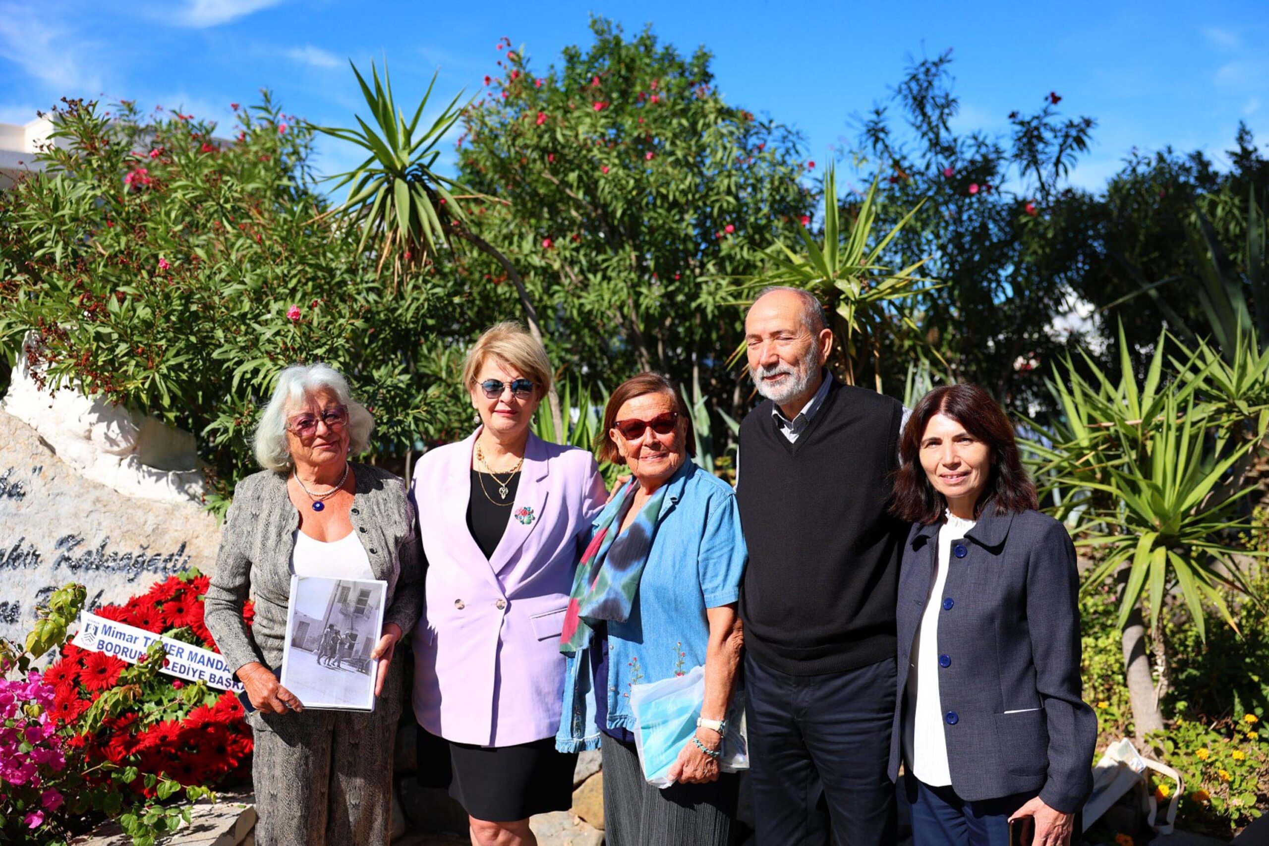 BODRUM (Muğla), (DHA)-HALİKARNAS Balıkçısı Cevat Şakir Kabaağaçlı, vefatının 52'nci ve
