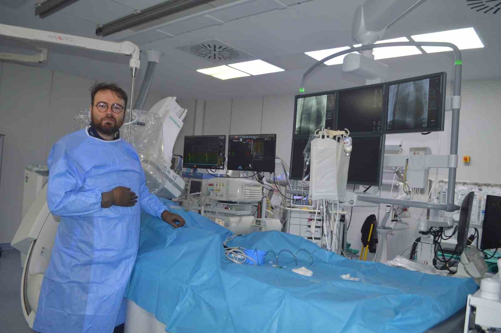 Muğla Eğitim ve Araştırma Hastanesi Kardiyoloji Kliniği’nde, "Tekrarlayan Kalp Pili