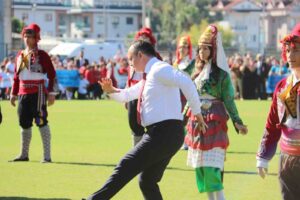 Muğla’nın Fethiye ilçesinde gerçekleştirilen Cumhuriyet Bayramı kutlama törenine katılan Fethiye