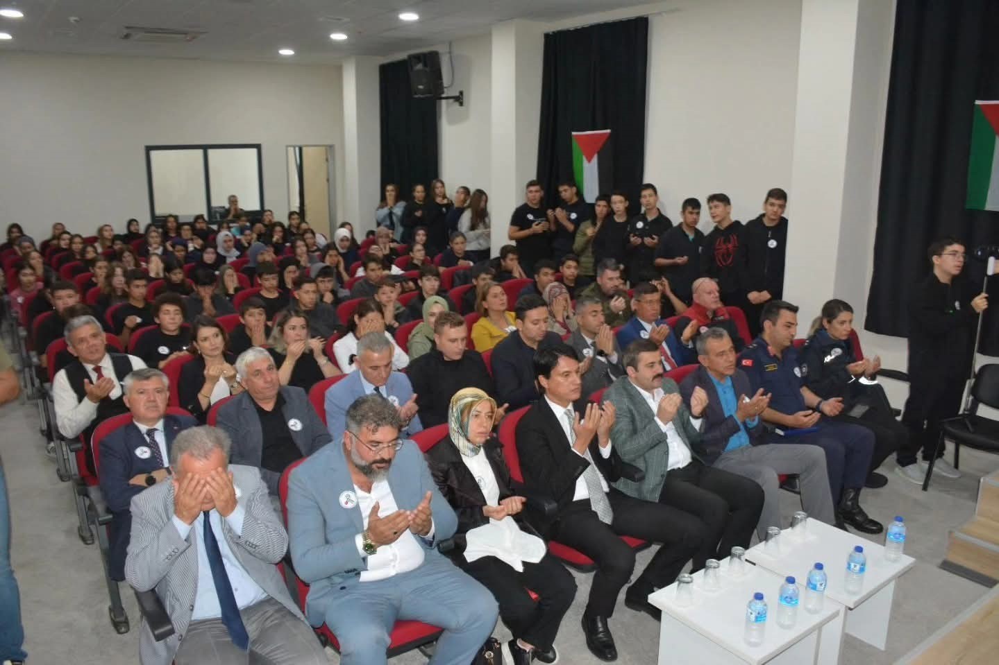 Köyceğiz’de Filistin farkındalık etkinliği düzenlendi Millî Eğitim Bakanlığı’nın çağrısıyla, tüm Türkiye’de olduğu gibi Köyceğiz genelindeki