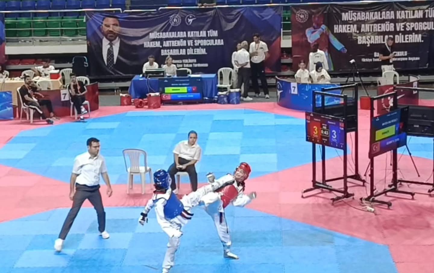 Muğla’nın Köyceğiz ilçesi Yunus Emre Ortaokulu öğrencisi Zişan Koparan, Alanya’da