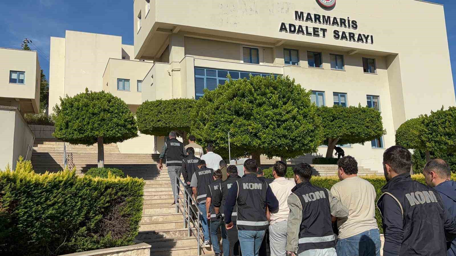 Muğla’nın Marmaris ilçesinde düzensiz göç ile mücadele faaliyetleri devam ederken