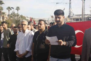 Muğla’nın Marmaris ilçesinin simgelerinden biri olan kapalı çarşının esnafları Marmaris