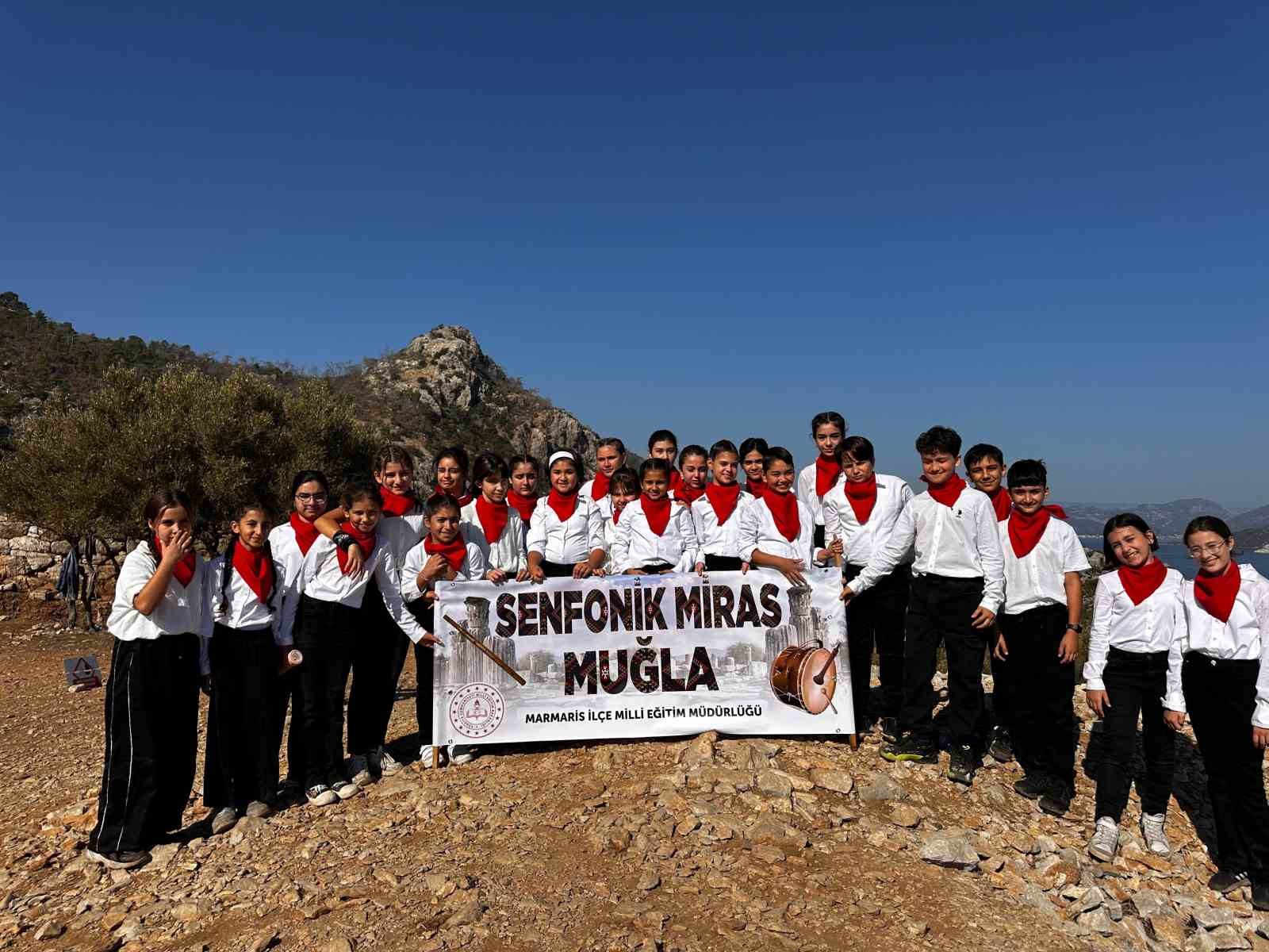 Marmaris’e eğitimde beş ödül birden aldı Muğla İl Milli Eğitim Müdürlüğü tarafından düzenlenen 2025 yılı "Eğitimde