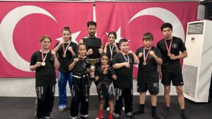 Muğla’nın Marmaris ilçesinde katıldıkları her müsabakada madalya ve kupa ile