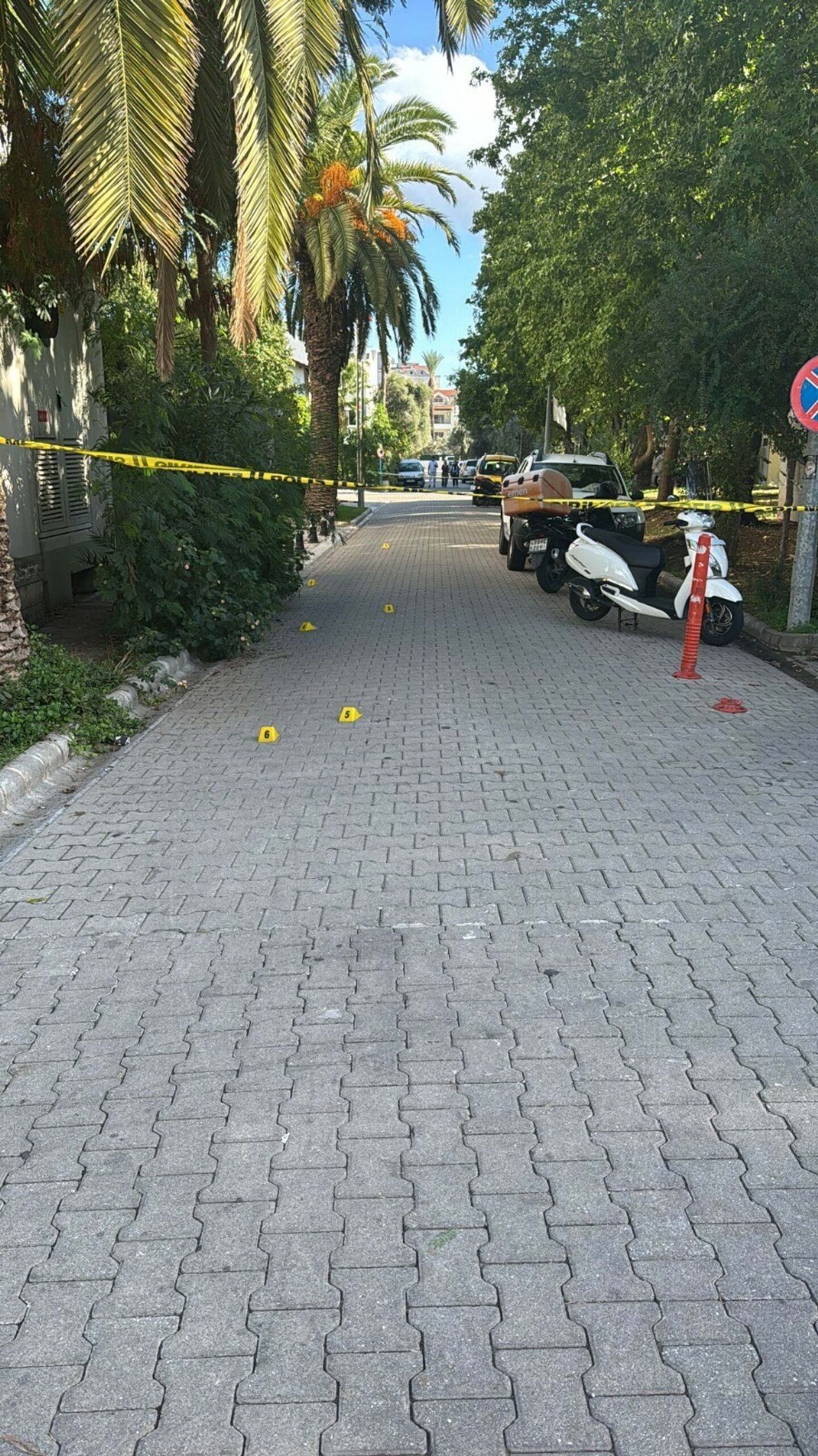 Marmaris’te iki grup arasında silahlı kavga: 3 gözaltı Yaren ÖZDEMİR/ MARMARİS(Muğla), (DHA)- MUĞLA’nın Marmaris ilçesinde husumetli iki grup