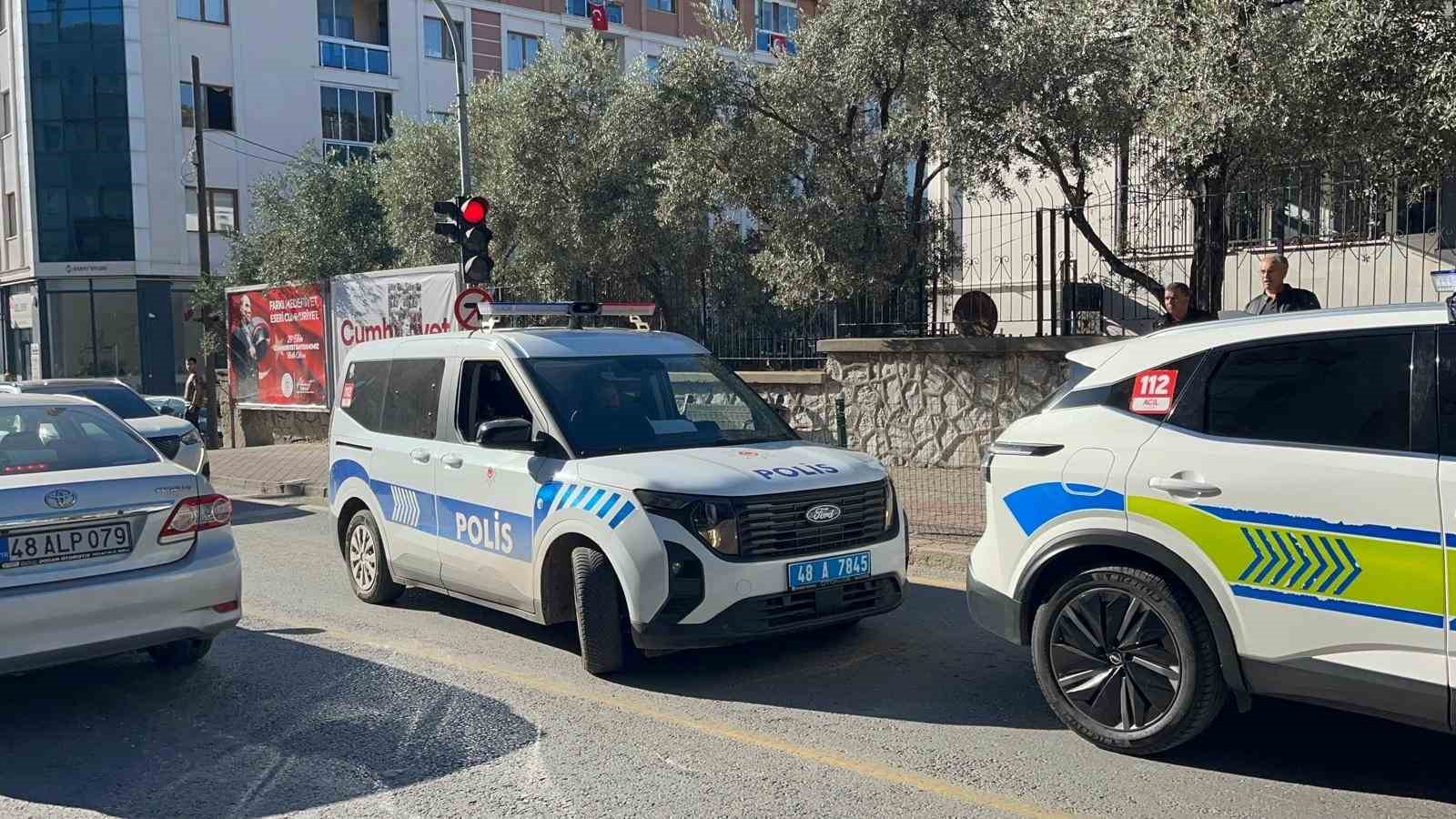 Muğla’nın Menteşe ilçesinde iki grup arasında henüz bilinmeyen bir nedenle