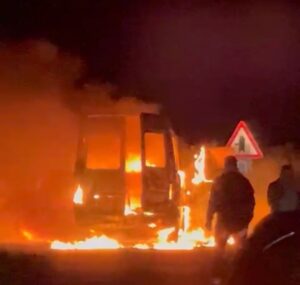 Muğla’nın Milas ilçesinde meydana gelen yangında pazardan dönen bir vatandaşa