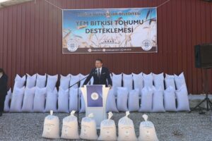 MUĞLA,(DHA)-MUĞLA Büyükşehir Belediye Başkanı Ahmet Aras, 13 ilçede bin 500