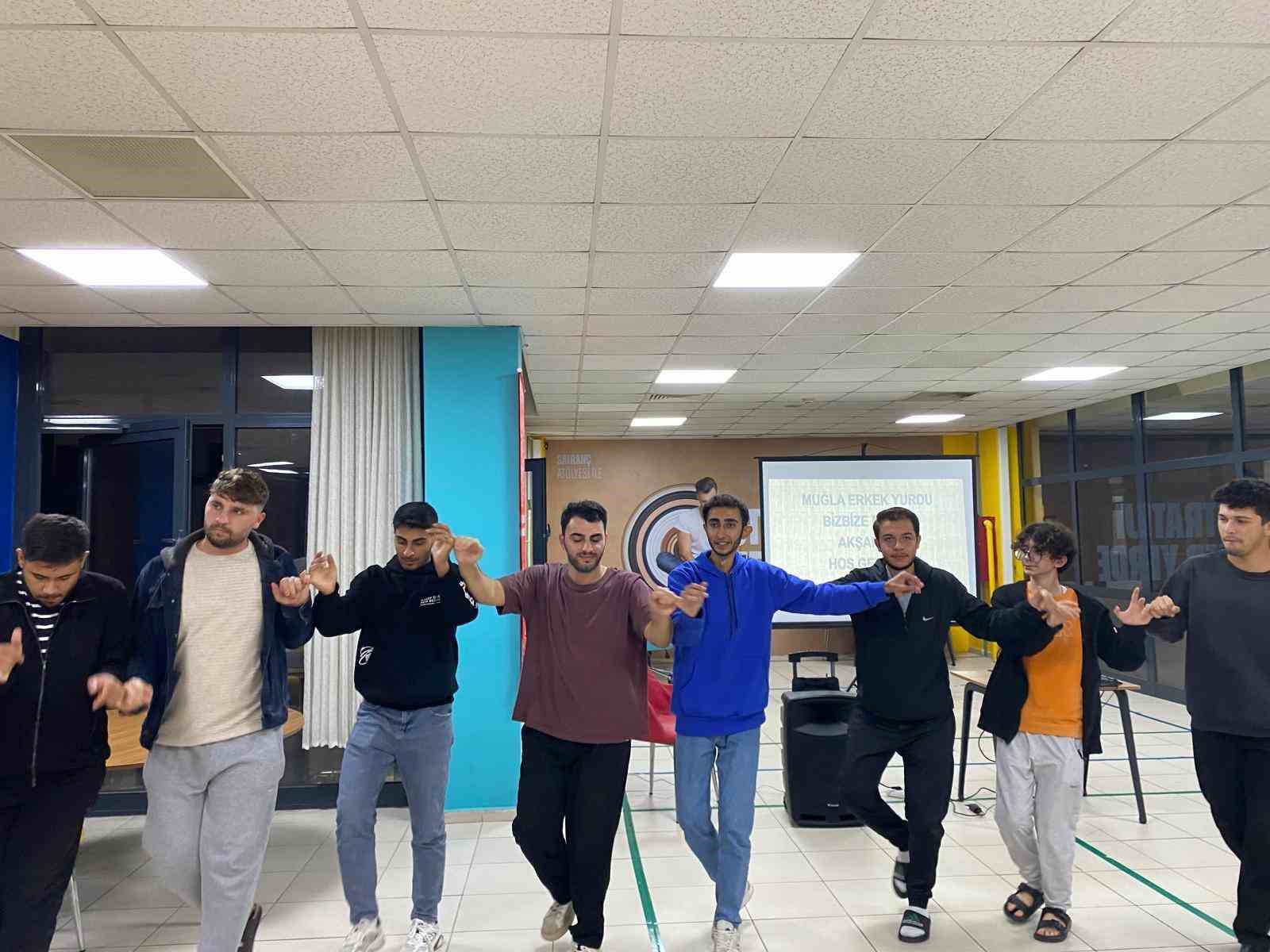 Muğla Erkek Öğrenci Yurdu’nda kalan gençler, yurt yönetimi tarafından düzenlenen