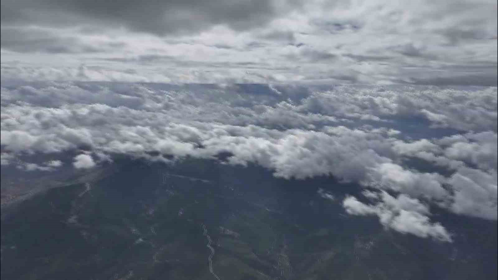 Muğla semalarında sis bulutu görsel şölen oluşturdu Muğla semalarında etkili olan yoğun sis, drone ile kaydedilirken, şehrin