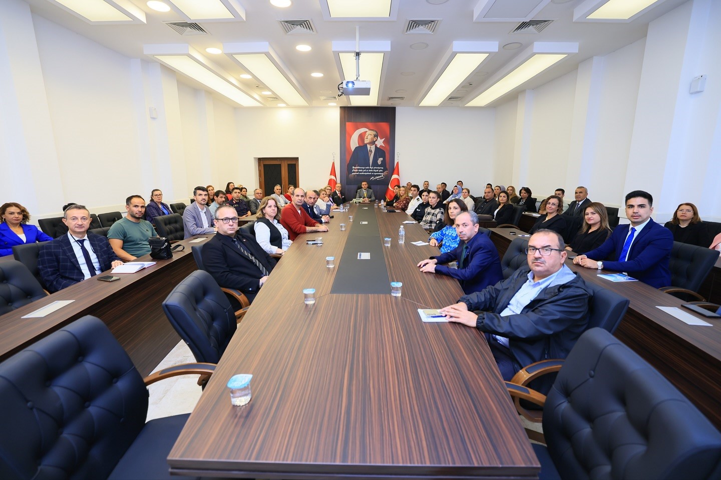 Muğla’da CİMER eğitim ve bilgilendirme toplantısı gerçekleştirildi Cumhurbaşkanlığı İletişim Merkezi (CİMER) ile ilgili eğitim ve bilgilendirme toplantısı,