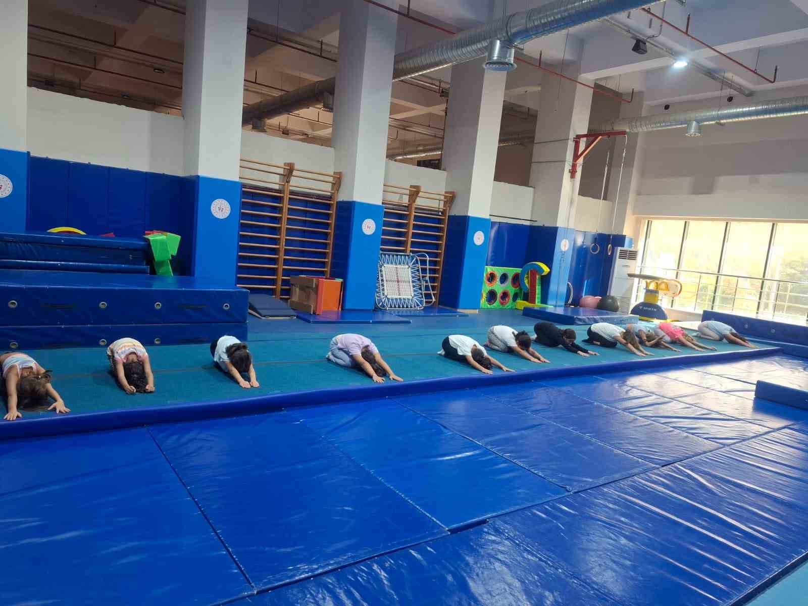 Muğla’da cimnastik kurslarına yoğun ilgi Muğla Gençlik ve Spor İl Müdürlüğü tarafından hayata geçirilen Ücretsiz