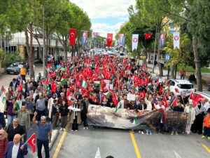 Aziz ŞAHİN / MUĞLA, (DHA) -MUĞLA'nın Menteşe ilçesinde yüzlerce kişi,