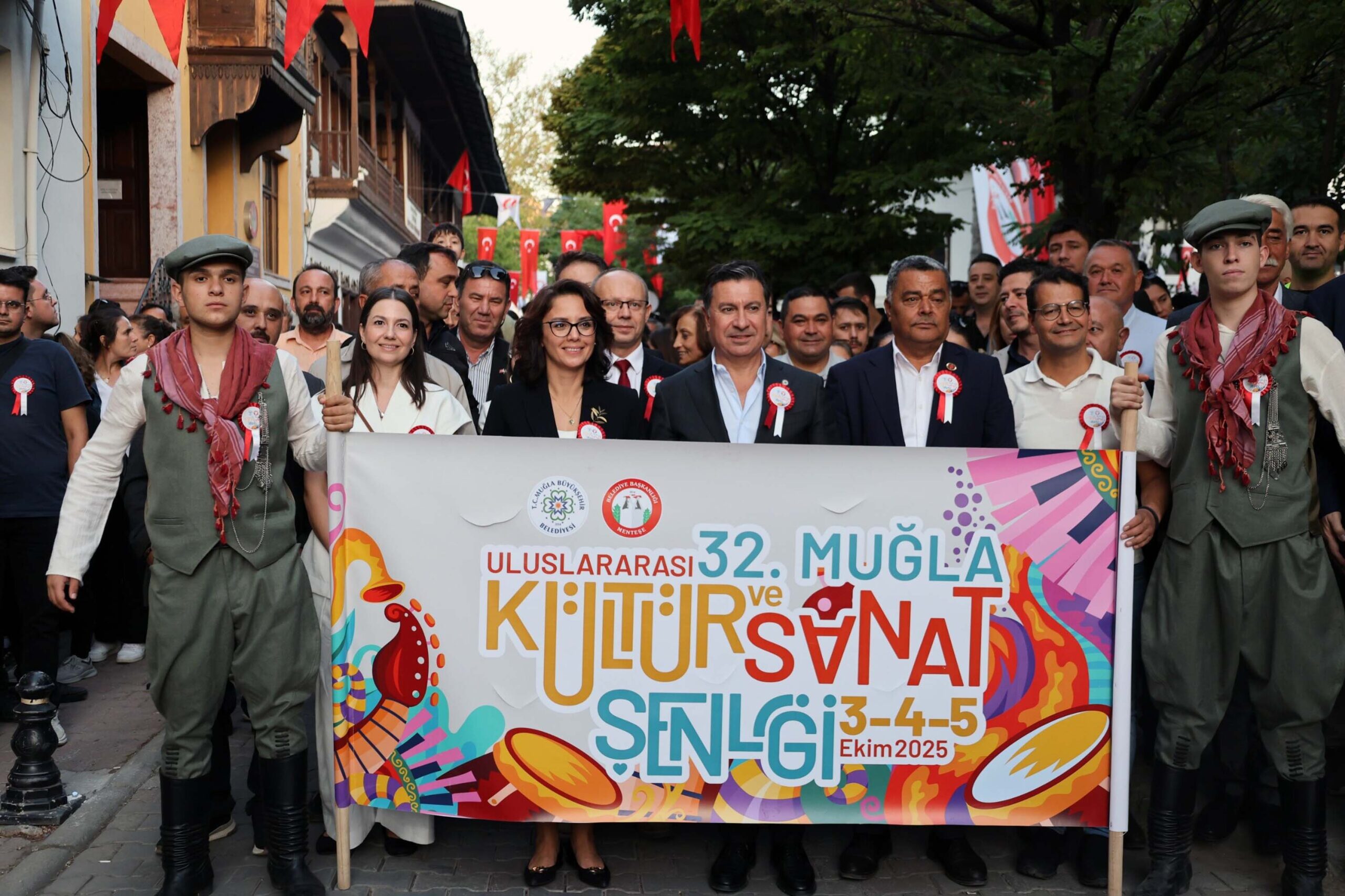 MUĞLA,(DHA)-MUĞLA Büyükşehir Belediyesi ve Menteşe Belediyesi iş birliğinde gerçekleştirilen 32.