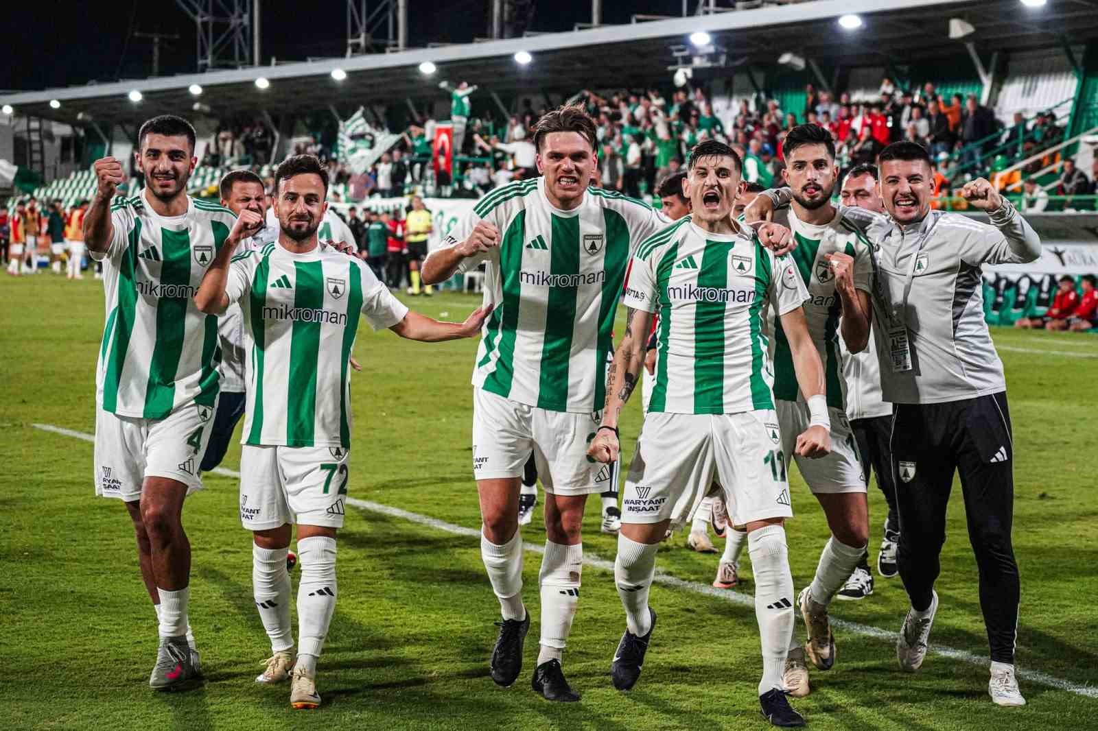 TFF 2. Lig Beyaz Grup’ta mücadele eden Muğlaspor, şampiyonluk yolunda