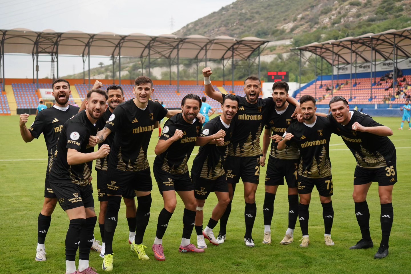 Muğlaspor telafi edecek MUĞLA, (DHA)- 2'nci Lig Beyaz Grup'ta geçen hafta deplasmanda İskenderunspor'a