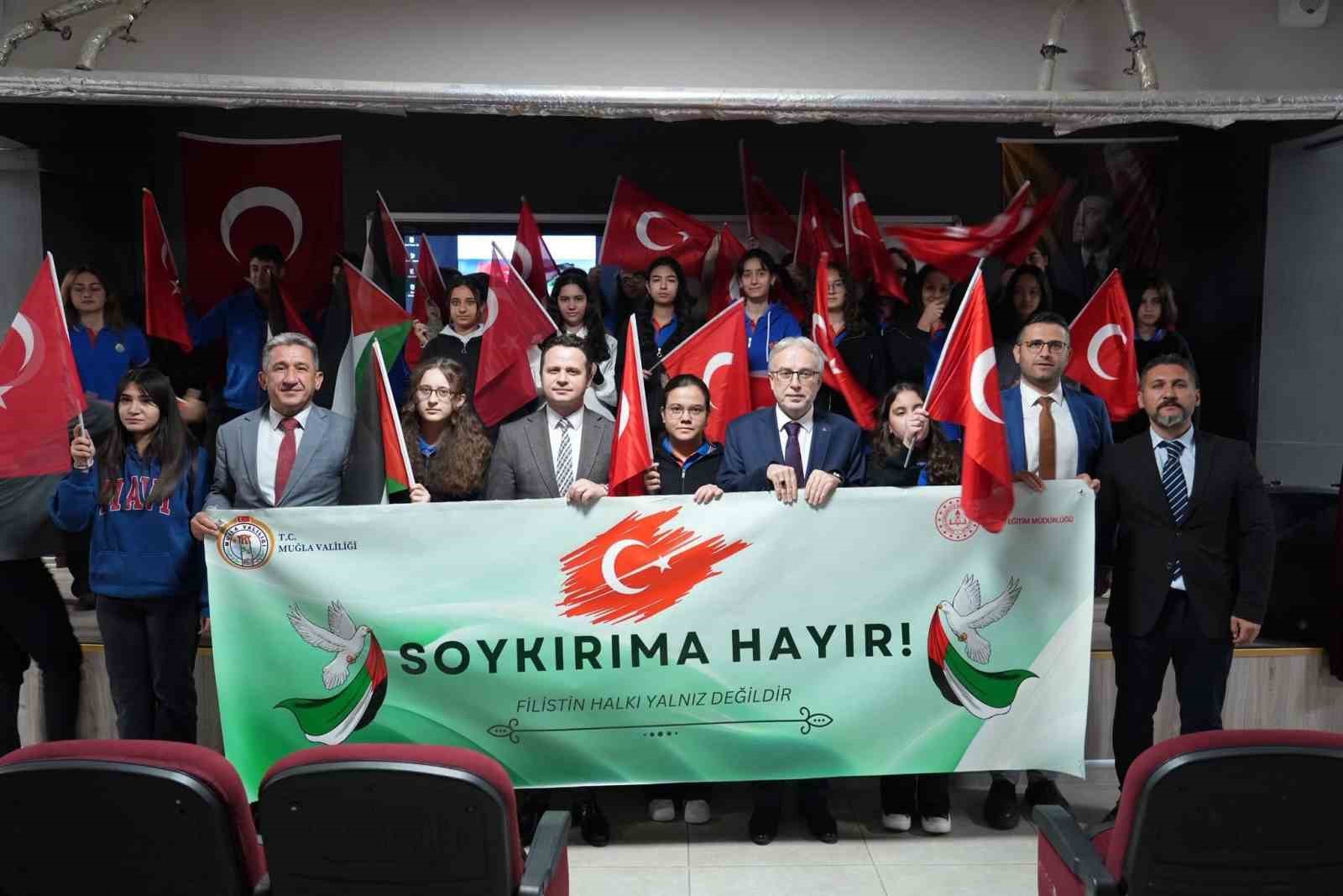 Millî Eğitim Bakanlığı’nın başlattığı çağrıya uyarak, Muğla genelindeki tüm okullarda