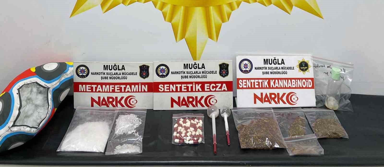 Muğla Narkotik Suçlarla Mücadele Şube Müdürlüğü ekiplerinin Denizli yolu uygulama