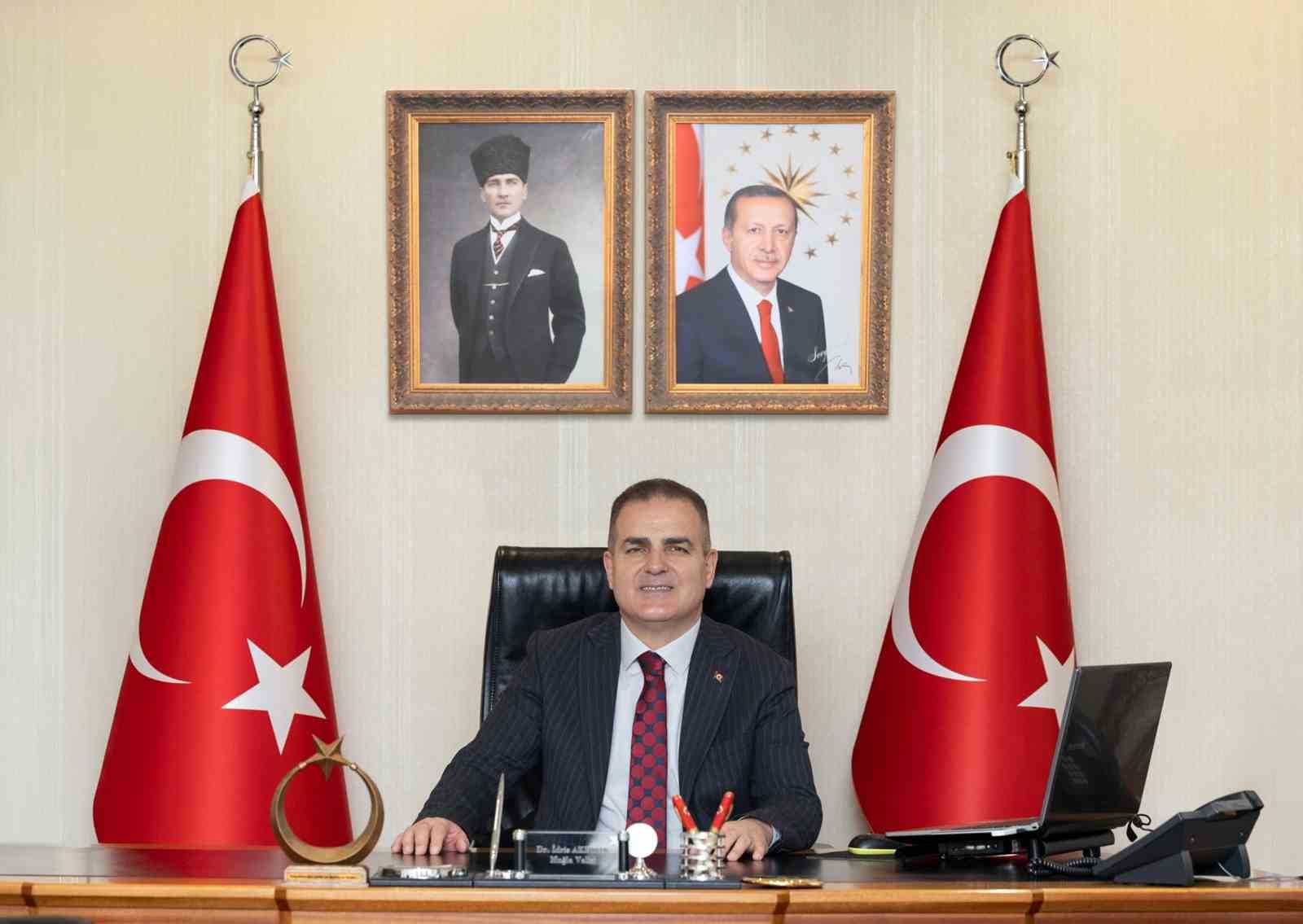 Vali Akbıyık’tan 29 Ekim Cumhuriyet Bayramı mesajı Muğla Valisi Dr. İdris Akbıyık, Cumhuriyet’in ilanının 102’nci yıl dönümünü