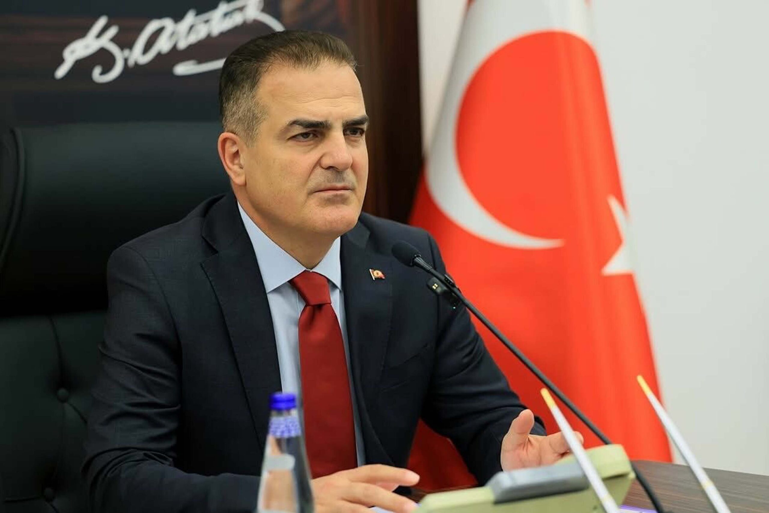 Cavit AKGÜN/MUĞLA, (DHA)-MUĞLA Valisi İdris Akbıyık, eski tip sürücü belgelerinin
