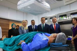 Muğla Valisi İdris Akbıyık, Bodrum Devlet Hastanesi Kardiyoloji Kliniği bünyesinde