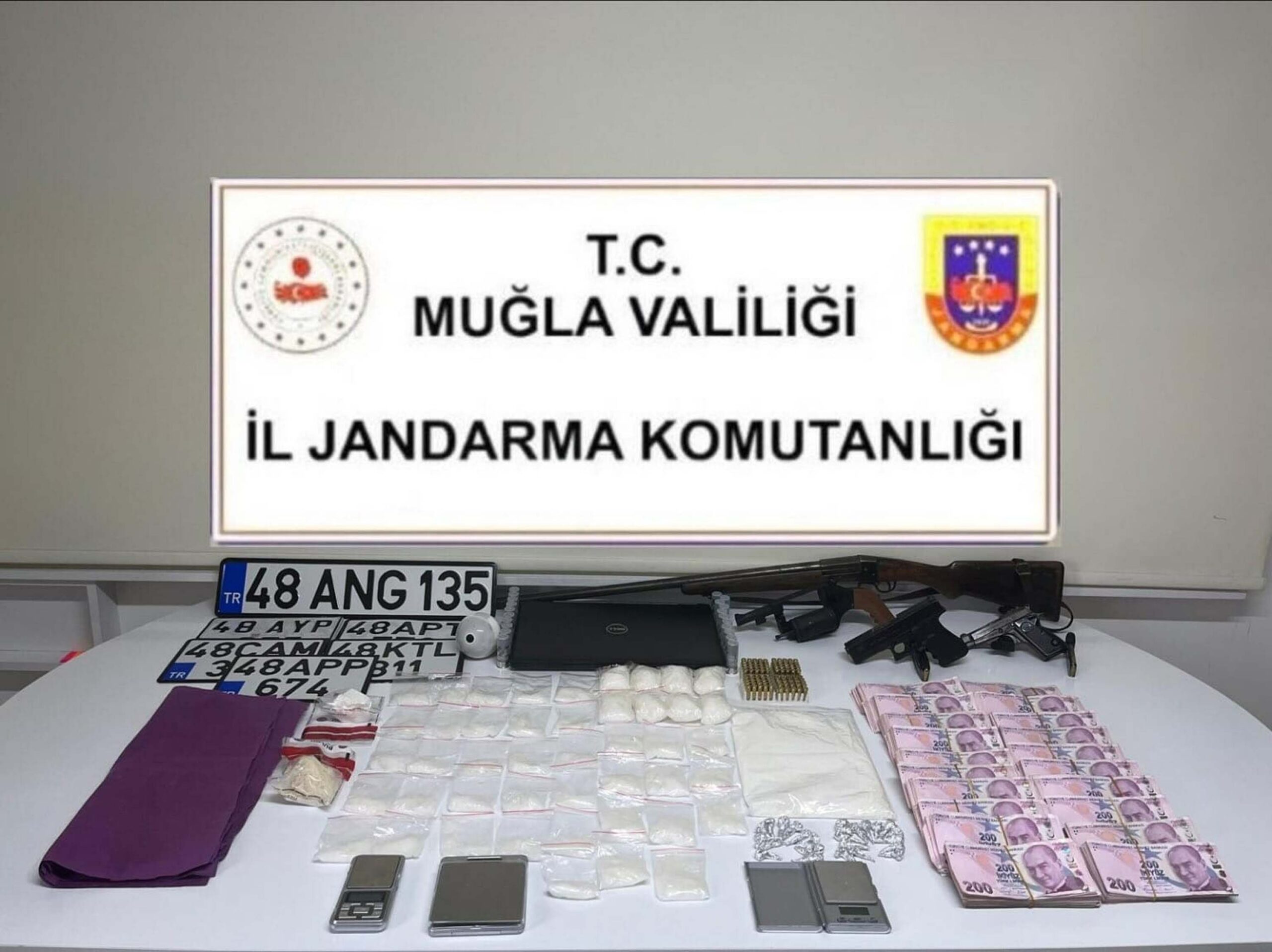 Cavit AKGÜN/ MUĞLA, (DHA)- MUĞLA’nın Fethiye ilçesinde, bir villaya düzenlenen