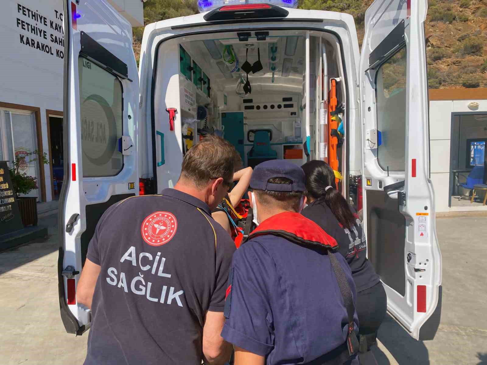 Yatta yaralanan vatandaşa Sahil Güvenlik’ten tıbbi tahliye Muğla’nın Fethiye ilçesi açıklarında seyreden ticari yatta yaralanan vatandaşa tıbbi