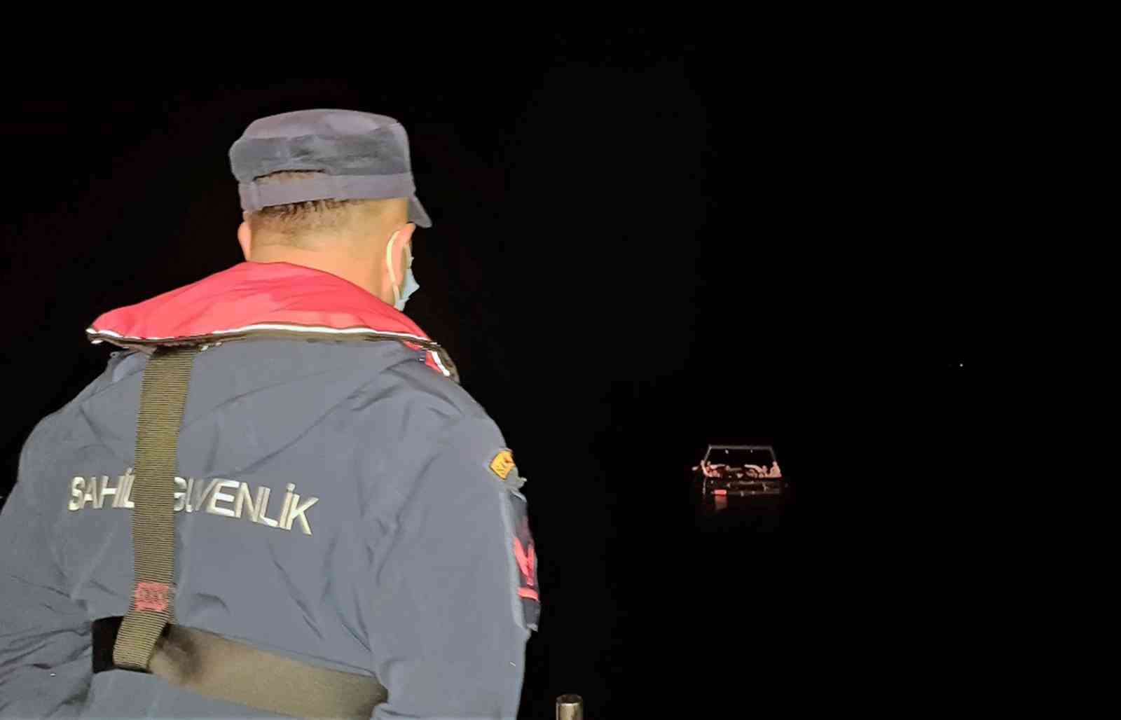 Muğla’nın Marmaris ilçesi açıklarında can salları içinde 18’i çocuk 46