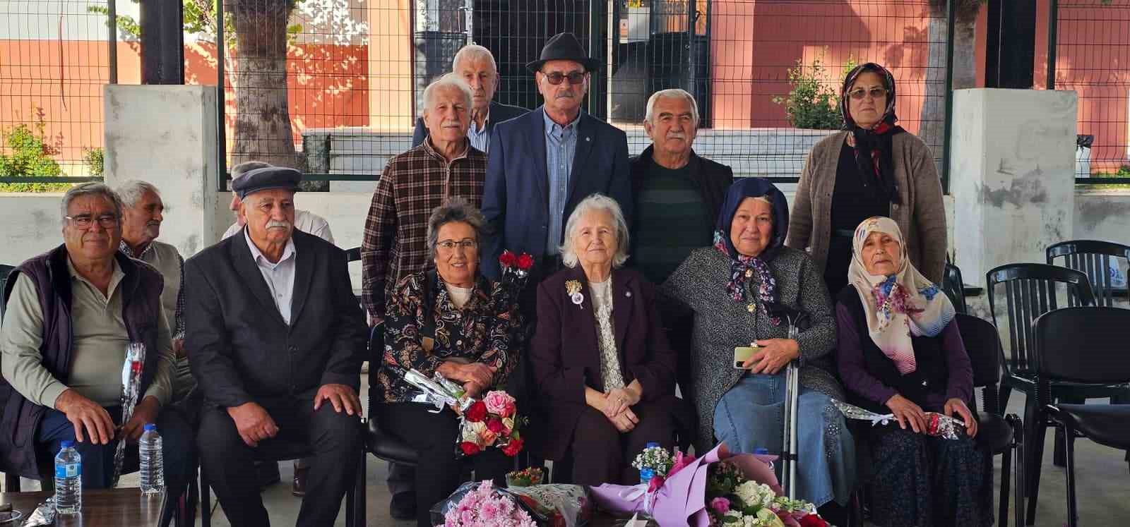 Muğla’nın Marmaris ilçesine bağlı Çetibeli Mahallesi’nde 1958 yılında ilkokul öğretmeni