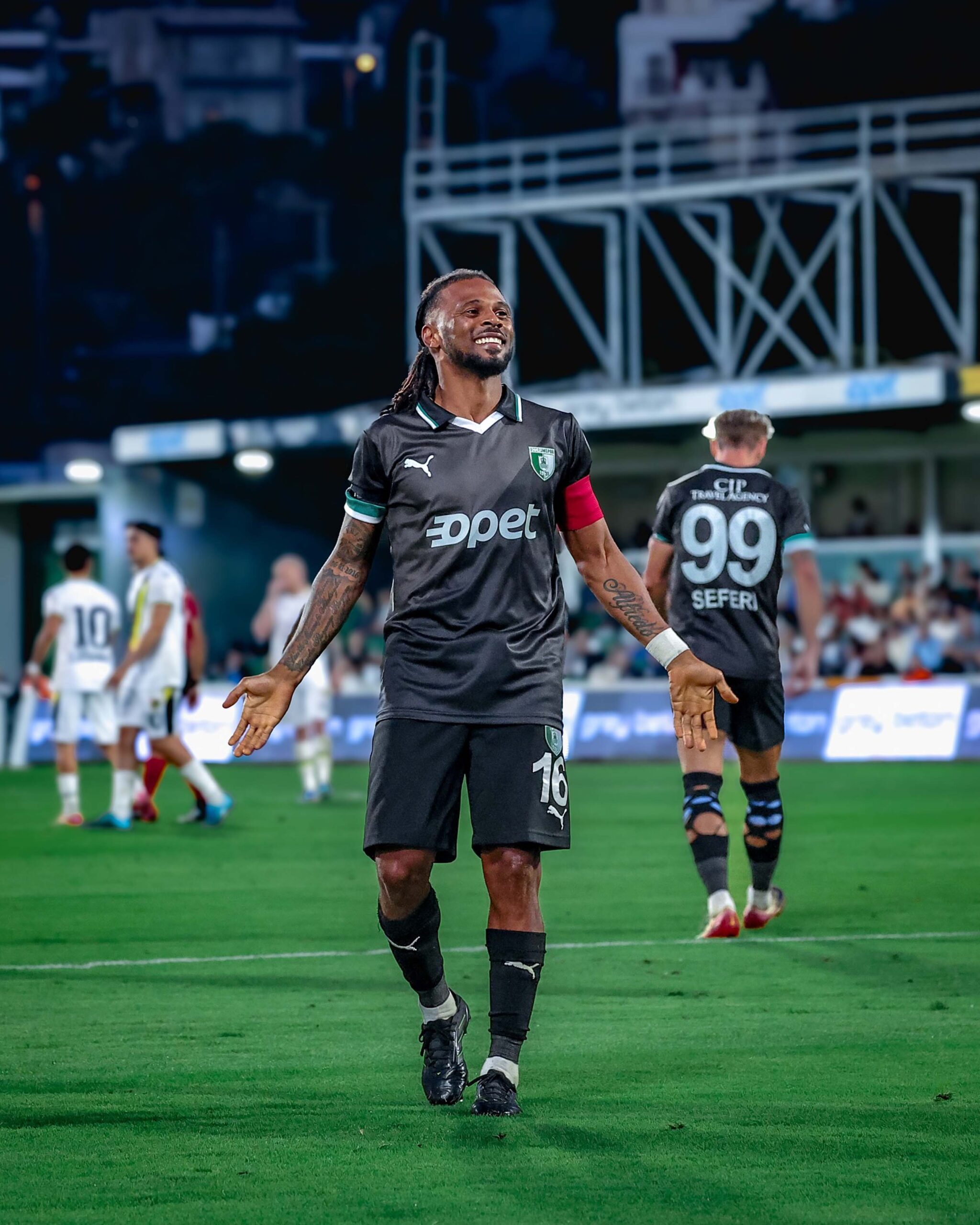 BODRUM, (DHA)- 1'inci Lig'de milli aranın ardından deplasmanda Ümraniyespor'a 1-0