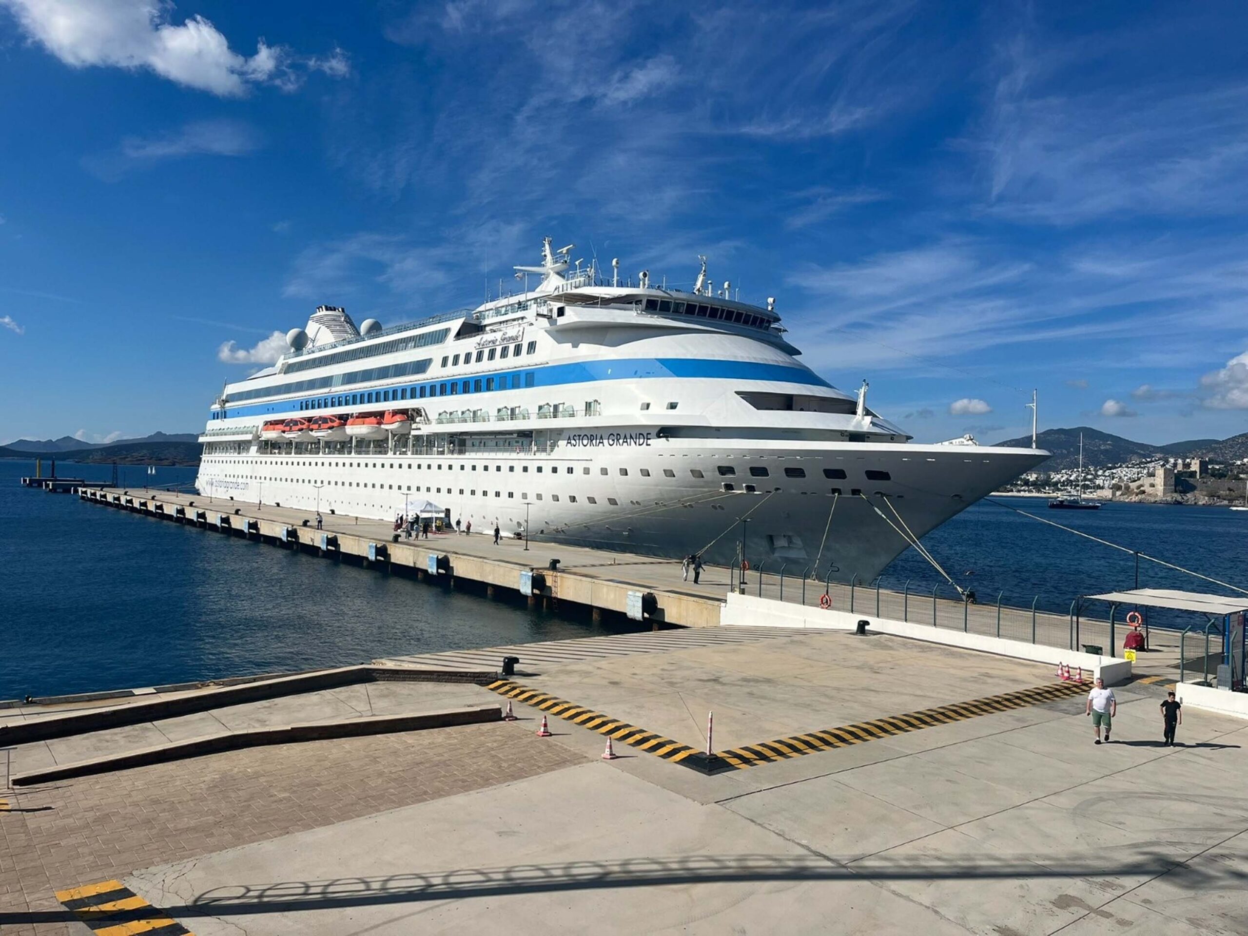 Fırat AKAY / BODRUM (Muğla),(DHA)-MUĞLA'nın dünyaca ünlü turistik ilçesi Bodrum'a